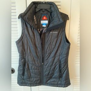 Women’s Columbia vest Omni heat lining barely worn